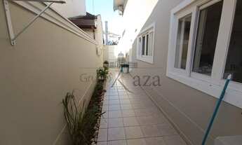 Imagem 7: Casa de condomínio sobrado para venda tem 253 metros quadrados com 4 quartos