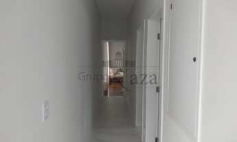 Imagem 3: Casa Alto padrão mobiliada, sala de cinema, jardim com paisagismo, ocupando dois terreno