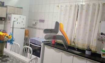 Imagem 2: Vendo casa 2 dormitórios, 3 vagas, quintal grande