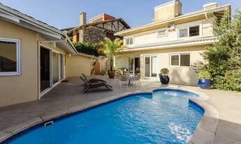 Imagem 1: Código 1075 / Casa de 04 dormitórios (01 suíte), com ótima área de lazer