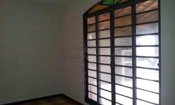 Imagem 4: Casa para aluguel possui 230 metros quadrados com 4 quartos