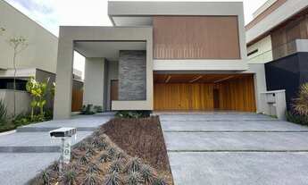 Imagem 3: Casa de Alto Padrão Disponível - Residencial Jardim do Golfe - 365m² - 4 Suítes - Piscina