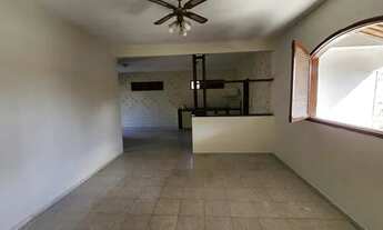 Imagem 6: Casa para aluguel e venda possui 500 metros quadrados com 3 quartos