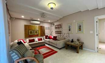 Imagem 3: Casa de condomínio para venda possui 800 metros quadrados com 6 quartos