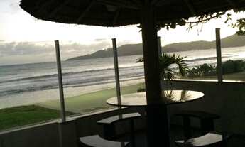 Imagem 2: Casa em Frente ao Mar em Porto Belo com 03 Suítes e Ampla Área Externa