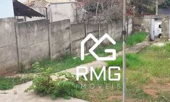 Imagem 2: Lote para venda tem 360 metros quadrados com benfeitorias no Bairro Jardim Guanabara