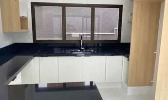 Imagem 7: Casa de condomínio para venda tem 300 metros quadrados com 5 quartos