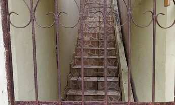 Imagem 6: Kitnet pequena Quarto com aluguel por R$550 /mês