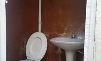 Imagem 7: Quarto no centro, semi-mobiliado, livre de custos por $ 600,00