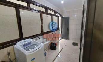 Imagem 9: Oportunidade! Sobrado com 304m², Piscina Aquecida, Churrasqueira e Muito Conforto