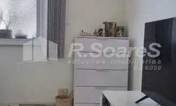 Imagem 6: Rua Assis Brasil, apartamento de quarto quartos, dois banheiros sociais, dependência compl