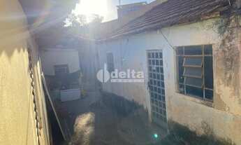 Imagem 3: Terreno disponível para venda 360 m² no bairro Santa Mônica em Uberlândia-MG