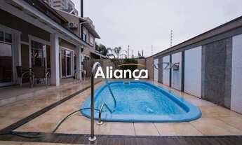 Imagem 5: Casa para aluguel com 4 dormitórios, 4 vagas de carro, churrasqueira e piscina no bairro J