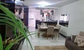 Imagem 2: Casa em Montes Claros, no bairro Guarujá, à venda