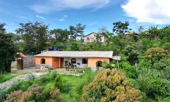 Imagem 2: O Paraíso em Ravena: Sítio de 1.041m² com Asfalto na Frente e Vista para a Serra da Piedad