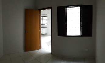 Imagem 3: Alugo - Casa 3 Quartos + 2 Banheiros - R$700,00 - Jd. Ipê - Paranavaí/PR