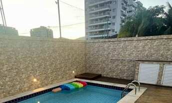 Imagem 4: Casa Triplex à Venda no Condomínio Quality, no Recreio dos Bandeirantes