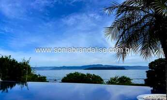 Imagem 2: Casa de condomínio para venda possui 370 metros quadrados com 5 quartos