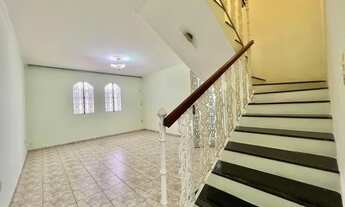 Imagem 3: Casa para venda possui 201 metros quadrados com 4 quartos sendo 1 suíte