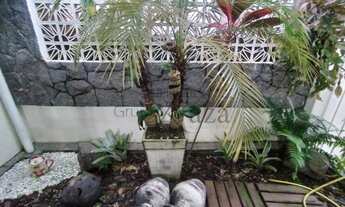 Imagem 6: Casa para venda possui 200 metros quadrados com 3 quartos em Parque Brasil - Jacareí - SP