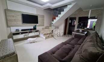 Imagem 2: Ótima Casa de Condomínio - Jd. Altos de Santana I - Cond. Ventana - 2 Dormitórios sendo du