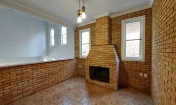 Imagem 3: Casa de condomínio para aluguel e venda possui 360 metros quadrados com 4 quartos