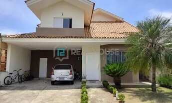 Imagem: Linda casa em condomínio fechado com 3