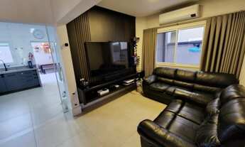 Imagem 7: Casa de condomínio para venda possui 285 metros quadrados com 4 quartos