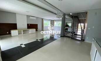 Imagem 2: Belíssima casa de luxo, estilo sobrado, para alugar no condomínio Paradiso Ecológico