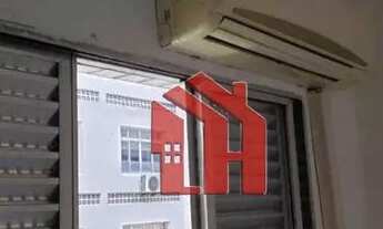 Imagem 4: Apartamento com 1 dormitório, sala, cozinha e área de serviço, em prédio frente a praia