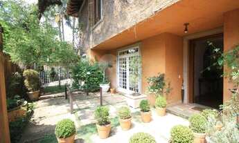 Imagem 4: Linda casa na Cidade Jardim com piscina e Jardim