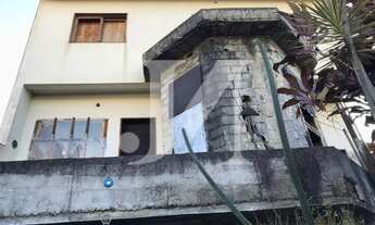 Imagem 4: Casa sobrado de 4 andares em construção com 460 m² com 05 Suítes, 02 Salas , 08 banheiros