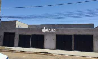 Imagem 3: Casas em colônia disponíveis para Venda no bairro Minas Gerais em Uberlândia - MG