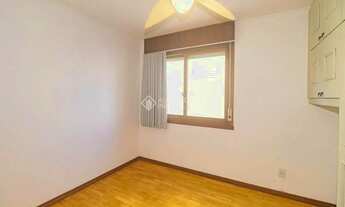 Imagem 2: Imóvel para aluguel tem 197 metros quadrados com 4 quartos em Moinhos de Vento - Porto Ale