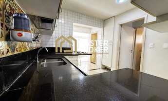 Imagem 6: Casa em condomínio, 4 quartos, área de lazer com quadra, piscina e sauna, segurança 24 hor