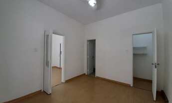 Imagem 7: Em frente à Embaixada Americana