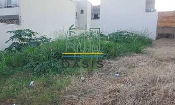 Imagem 2: Terreno na parte de cima da rua