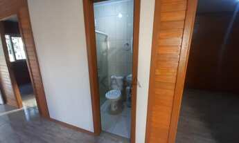 Imagem 6: Excelente casa nova em madeira duplada de 02 dormitórios, sendo 01 suíte, sala de estar co