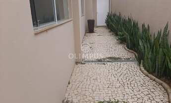 Imagem 2: Belo sobrado de 250m² localizado em condomínio fechado Royal Park, dispõe de