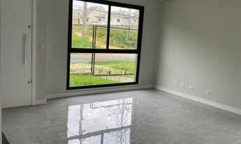 Imagem 4: Sobrado Novo, 3 dormitórios, 1suíte, garagem coberta, com espaçoso terreno, no Abranches e