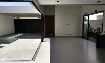 Imagem 5: Casa de condomínio para venda tem 210 metros quadrados com 3 quartos