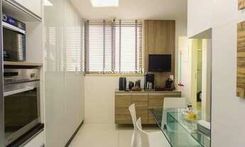 Imagem 14: Cobertura linda Jardim Oceânico para aluguel e venda possui 360 metros quadrados com 4 qua