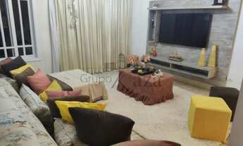 Imagem 2: Casa espetacular para venda. Possui 384 metros quadrados com 4 quartos, 2 suítes e piscina