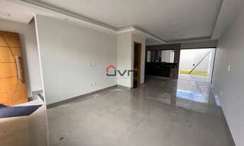 Imagem 3: Lindo sobrado a venda em ótima localização, contando com 3 quartos sendo 1 suíte e varanda