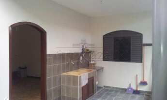 Imagem 3: Casa para aluguel possui 230 metros quadrados com 4 quartos