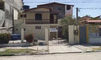 Imagem: Alugo linda casa 2/4, 2º pavimento, Rua