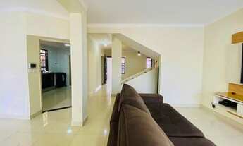 Imagem 7: Casa para aluguel possui 212 metros quadrados com 4 quartos