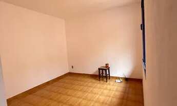 Imagem 5: Aluga-se 1 sala, 1 cozinha, 2 quartos, 1 banheiro, 1 vaga na garagem