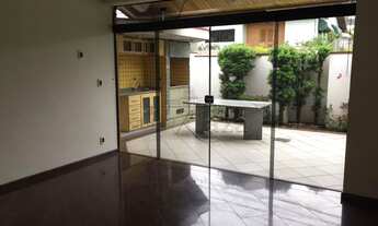 Imagem 4: Casa - Condomínio - Residencial Jardim das Colinas - 6 Dormitórios - 300m²