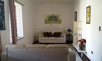 Imagem 4: Sobrado para venda possui 300 metros quadrados com 6 quartos